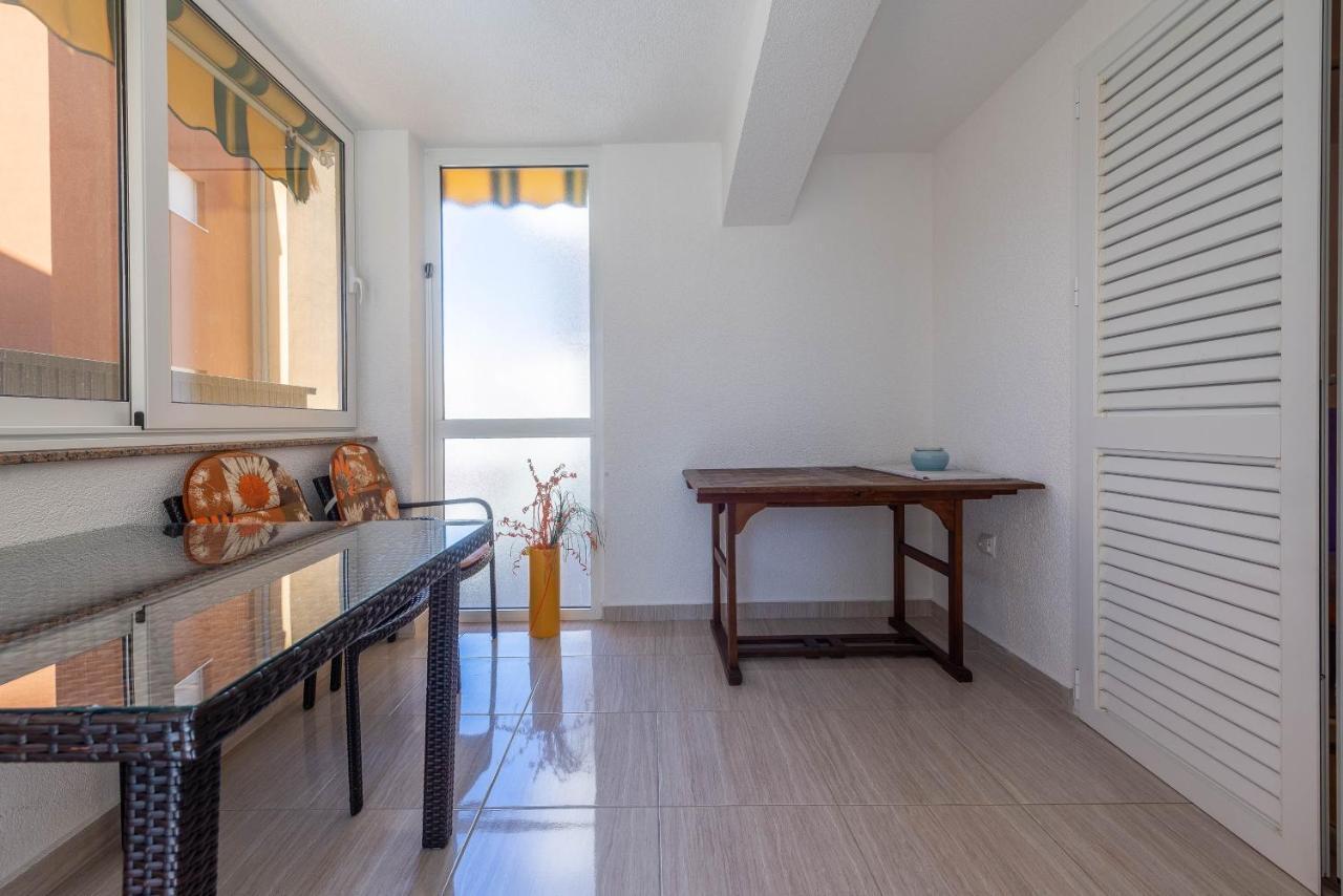 Niko Apartment Vir Eksteriør billede