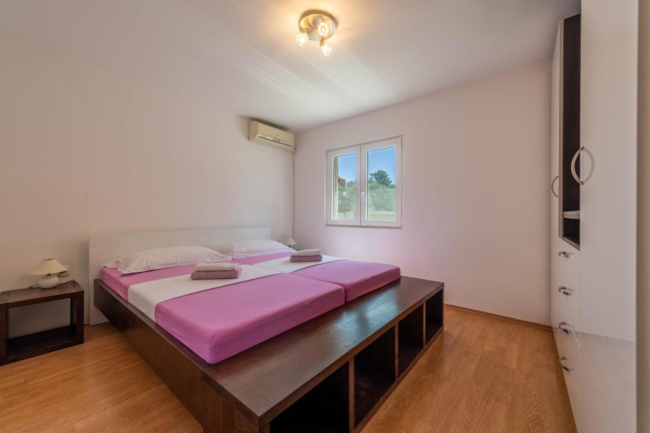 Niko Apartment Vir Eksteriør billede
