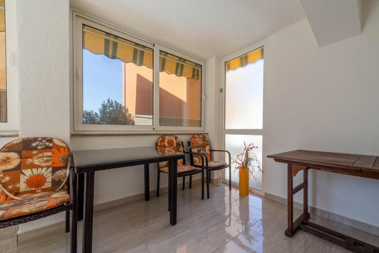 Niko Apartment Vir Eksteriør billede